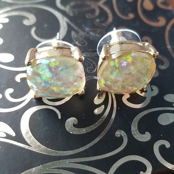 Iridescent Sparkle Stone Gold Stud Earrings! - Picture 3 of 6